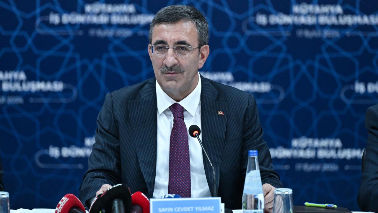 Yılmaz: İhracatçılarımız için gelecek yıl daha olumlu bir perspektife sahibiz